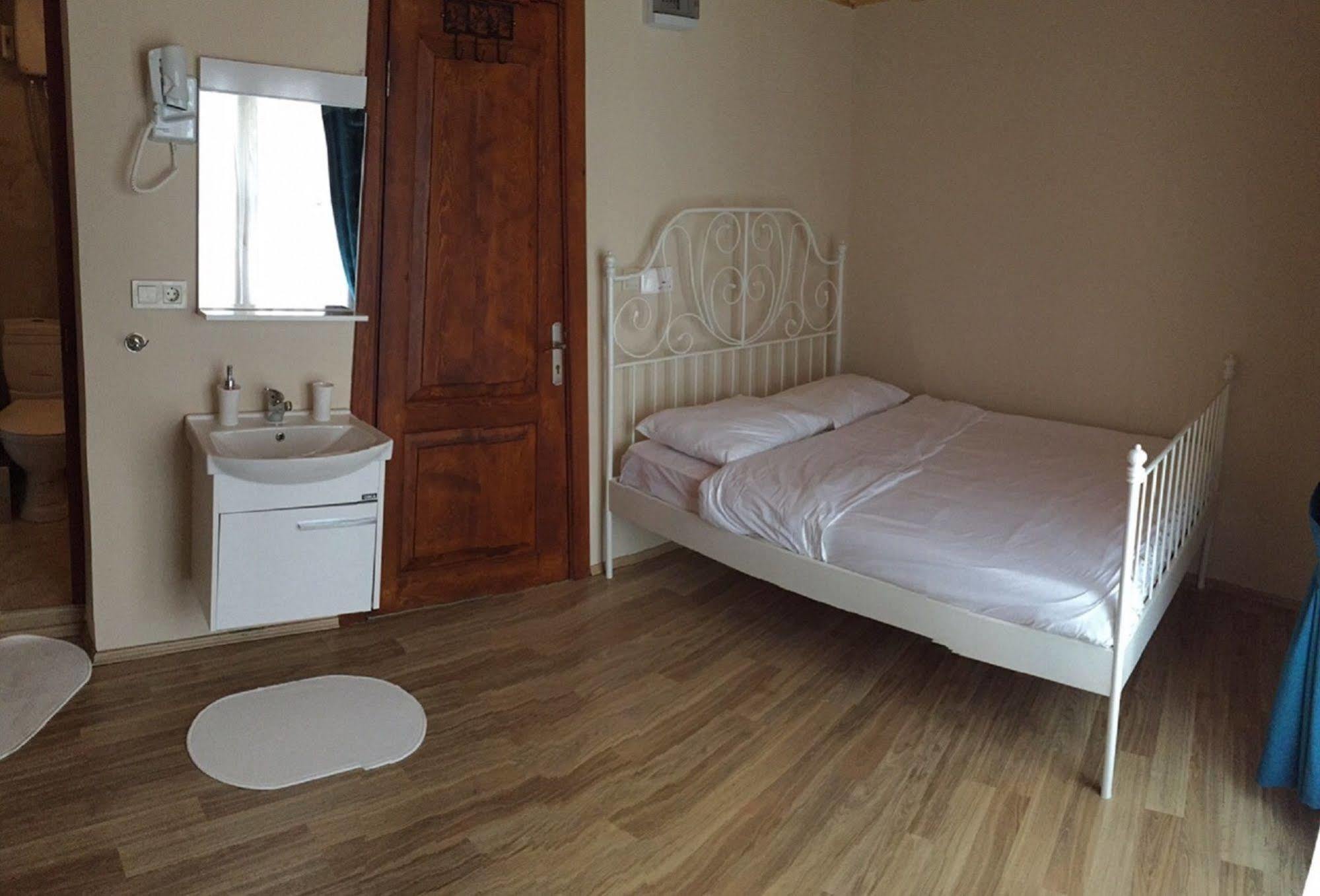 Cheers Midtown Hostel Стамбул Экстерьер фото